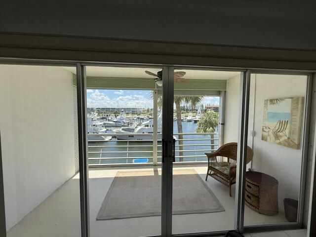 29 Yacht Club Drive, Unit 304, North Palm Beach, FL 33408 Photo