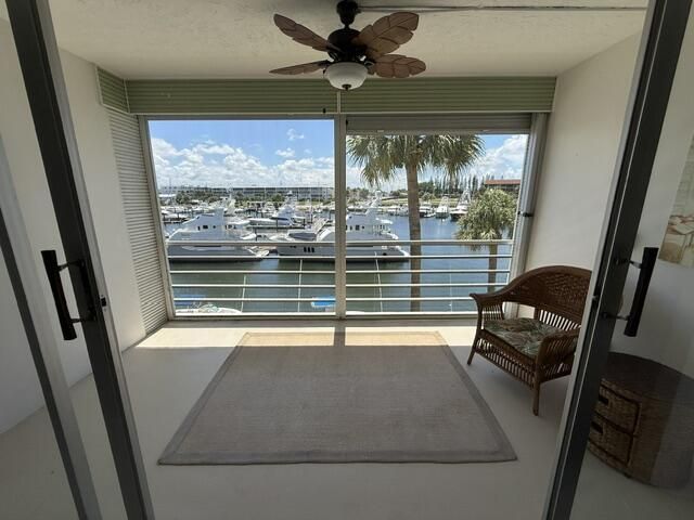 29 Yacht Club Drive, Unit 304, North Palm Beach, FL 33408 Photo