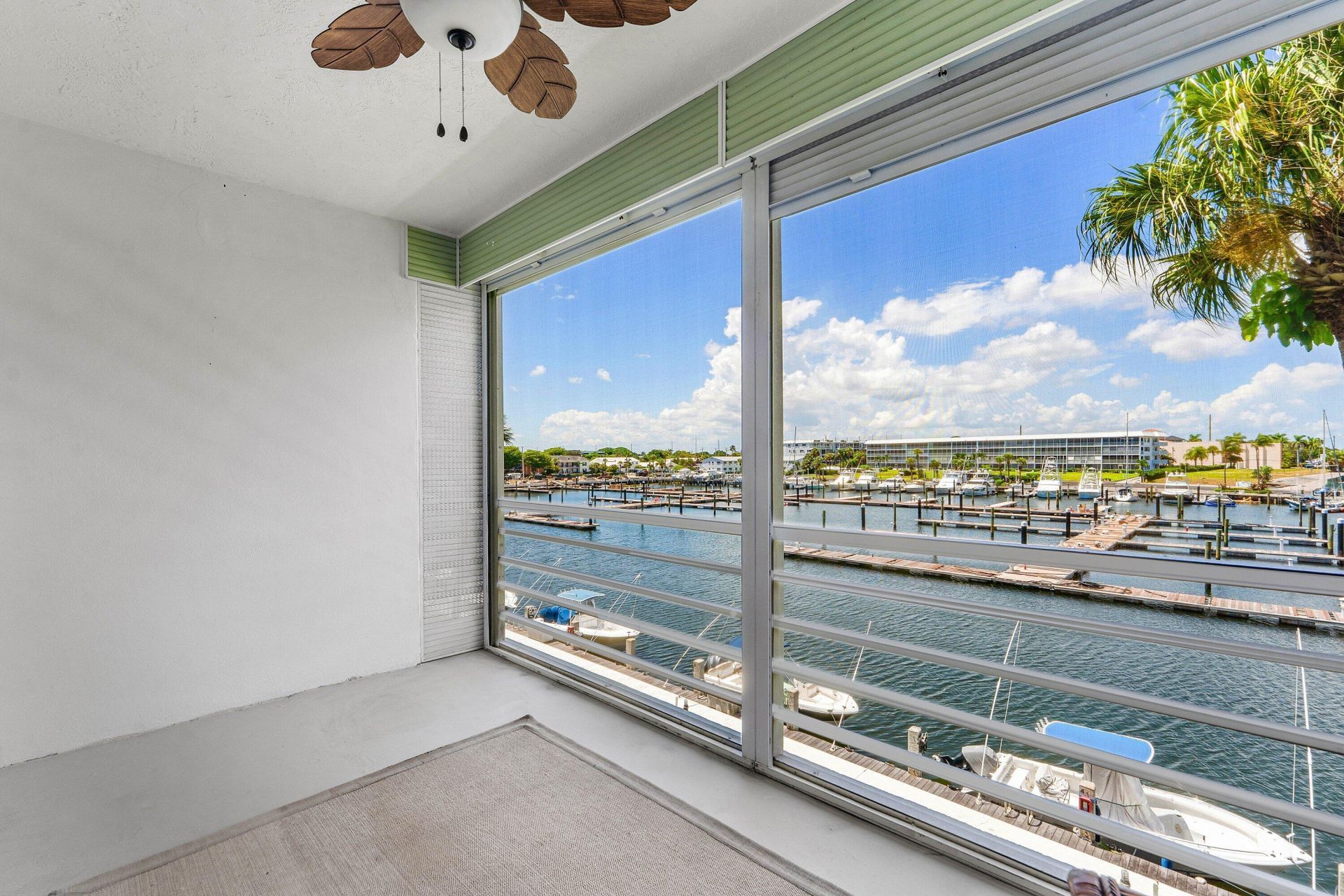 29 Yacht Club Drive, Unit 304, North Palm Beach, FL 33408 Photo