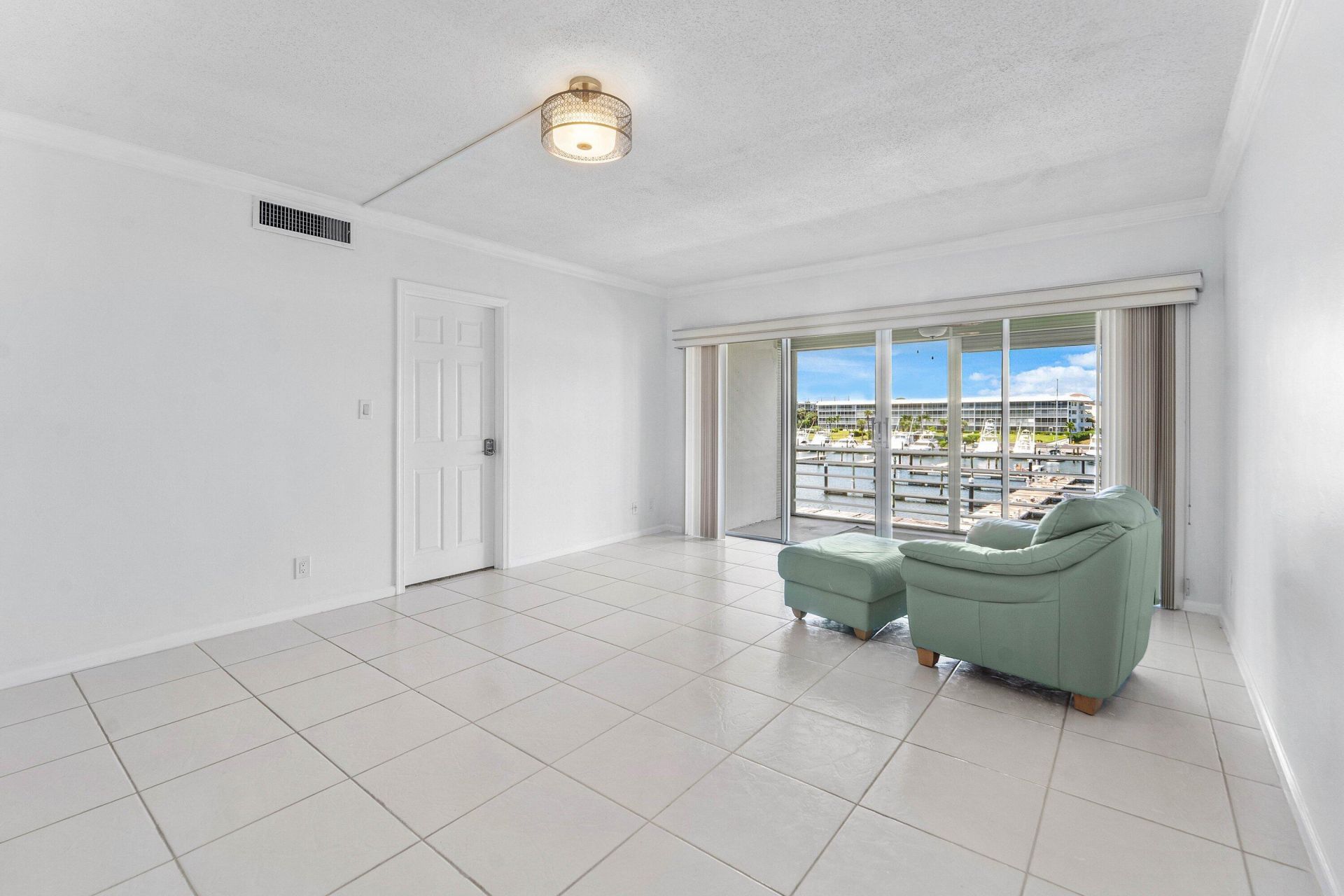 29 Yacht Club Drive, Unit 304, North Palm Beach, FL 33408 Photo