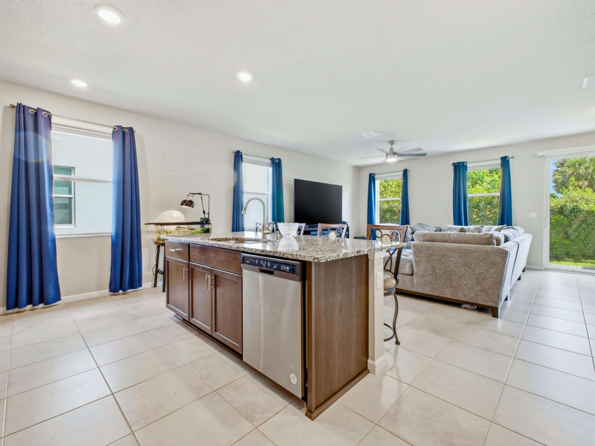 5720 Mentmore Drive, West Palm Beach, FL 33407 Photo