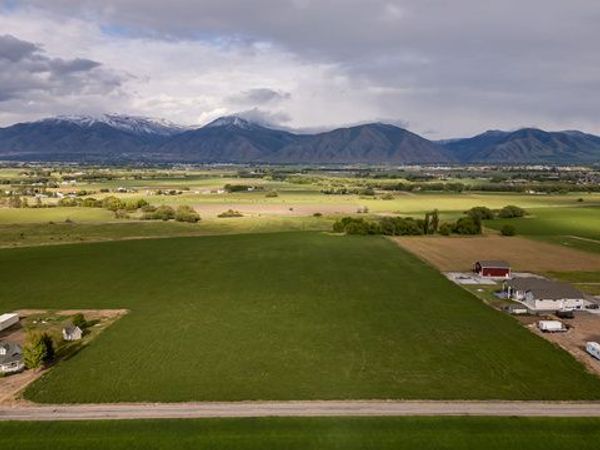 Wellsville, UT 84339