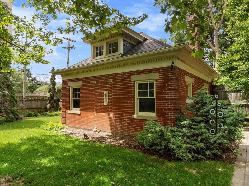 31 Woodland Avenue, Columbus, OH 43203 Photo 3