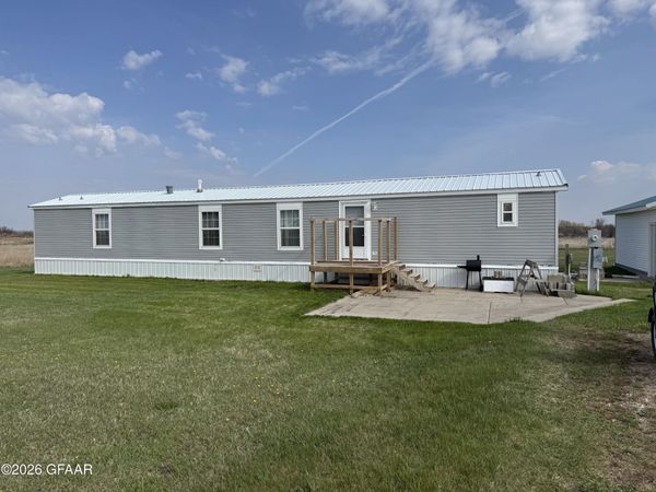 2254 OAK Avenue NE, Emerado, ND 58228