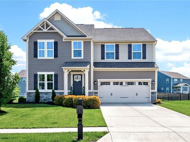 924 Cedar Grove Drive, Tipp City, OH 45371 Photo 2