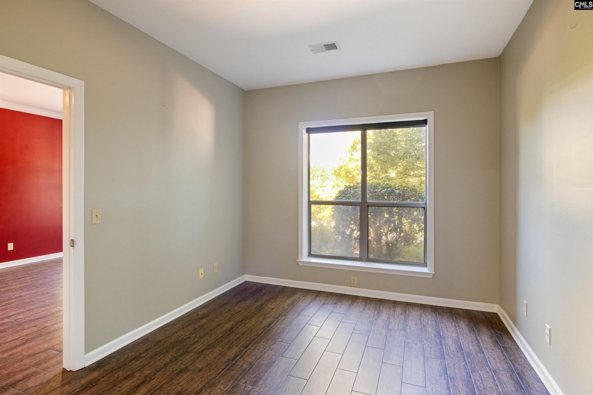 900 Taylor Street Photo 12
