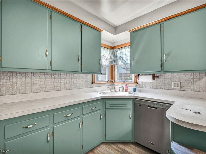 22 Natalie Road , Bedford, OH 44146 Photo 10