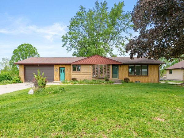 1015 Chippewa Street, Jenison, MI 49428