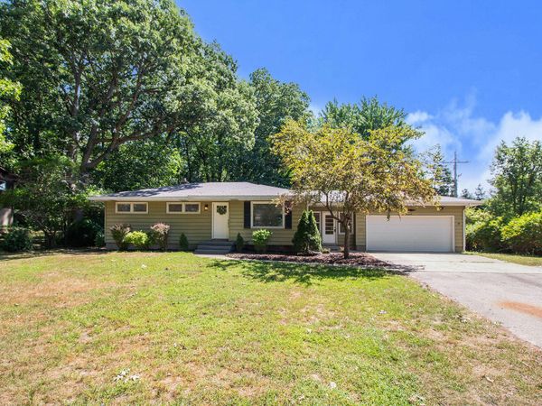2620 Kraft Avenue SE, Grand Rapids, MI 49546