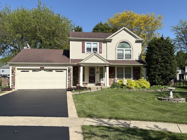 16 Rosewood Court , Cary, IL 60013