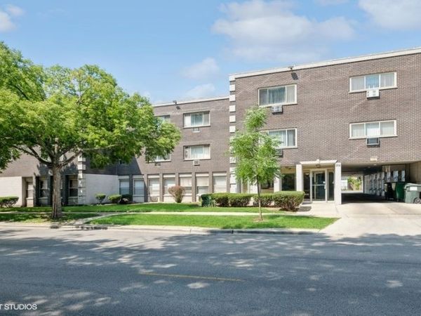 Unit B8, Oak Park, IL 60302