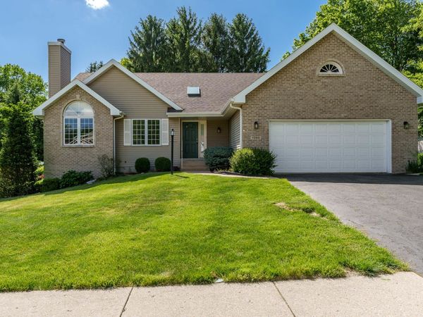 1350 Featherstone Road , Rockford, IL 61107
