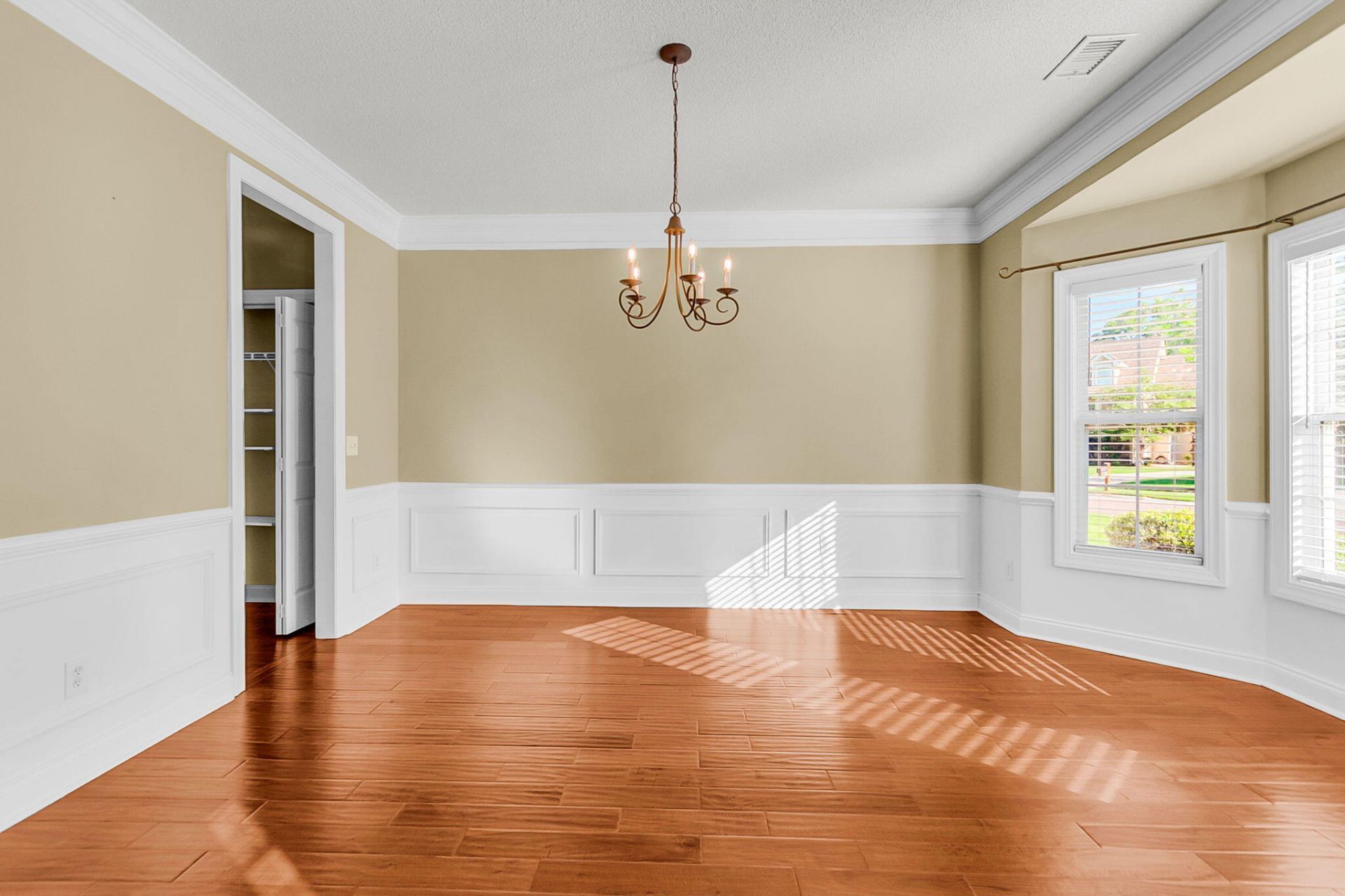 319 Lindrick Court Photo 22