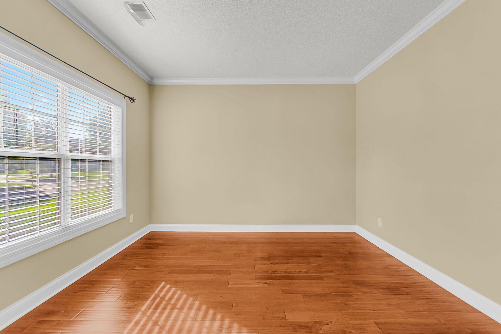 319 Lindrick Court Photo 29