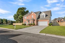 319 Lindrick Court photo 4
