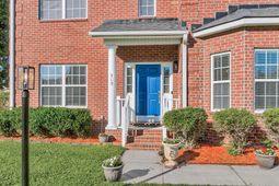 319 Lindrick Court photo 4