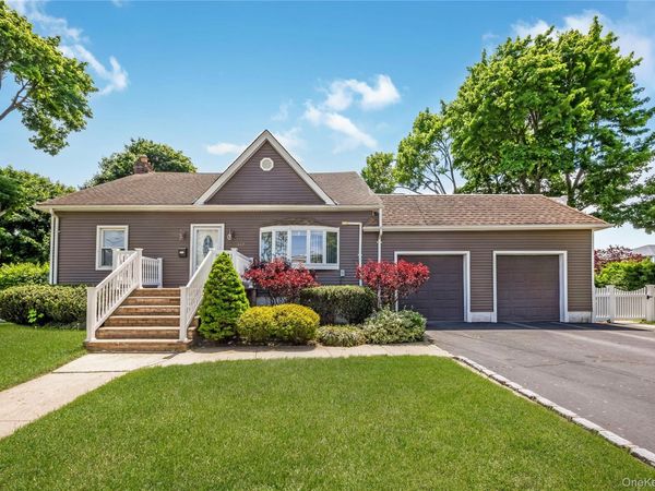 517 Herzel Boulevard, West Babylon, NY 11704