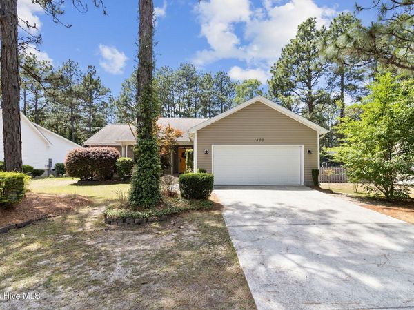 1500 Longleaf Drive E, Pinehurst, NC 28374