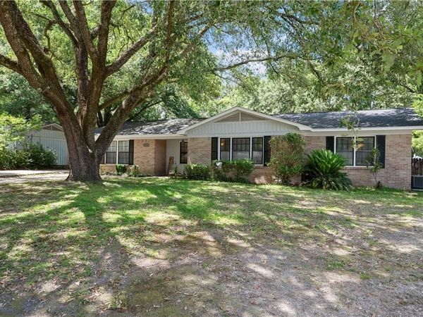 1561 Shan Drive S, Mobile, AL 36693