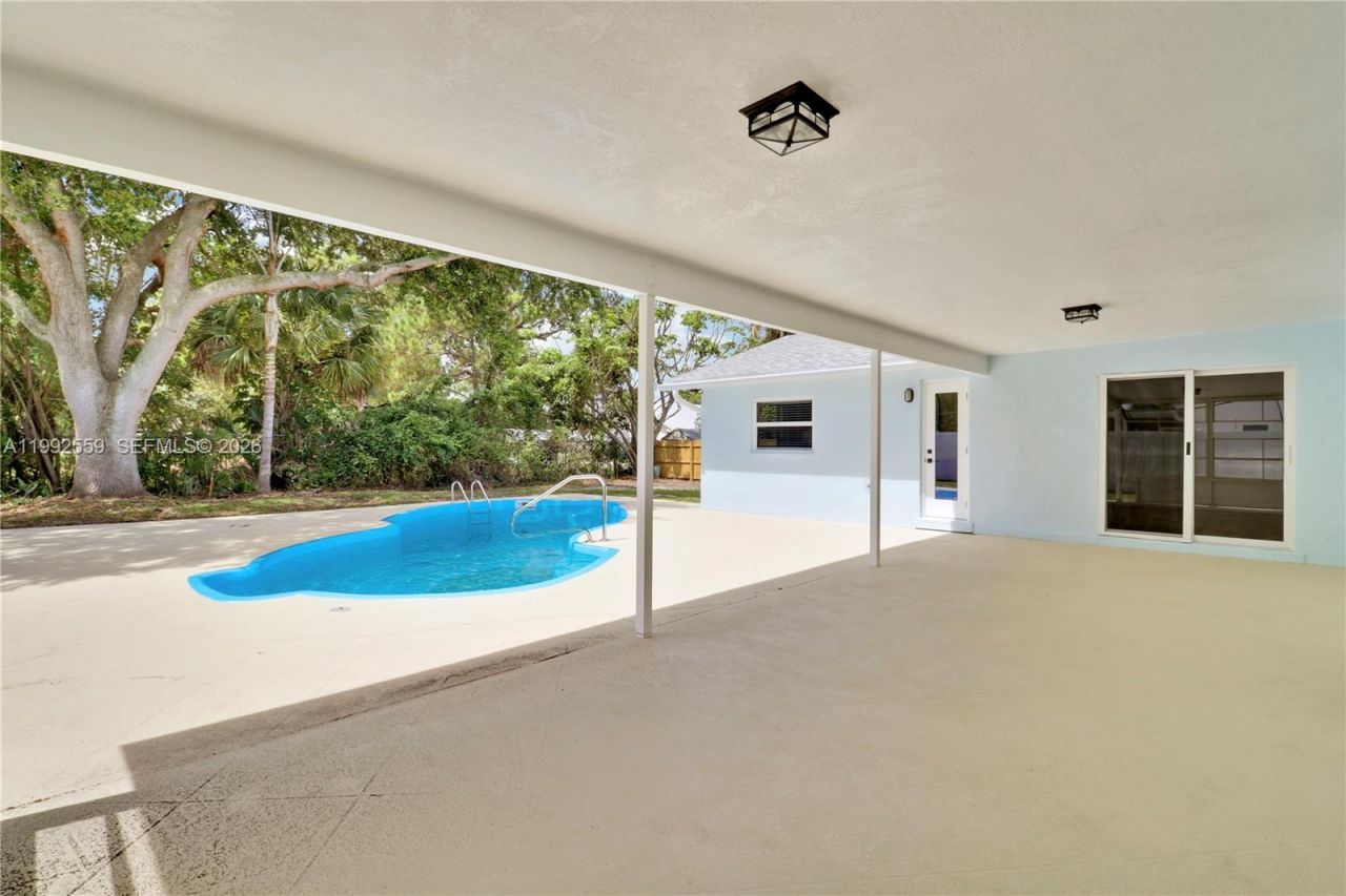404 Highwood Circle , Jupiter, FL 33458 Photo