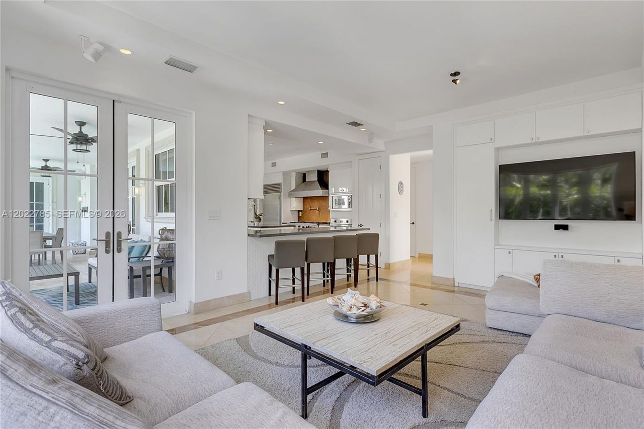 350 Redwood Ln, Key Biscayne, FL 33149 Photo