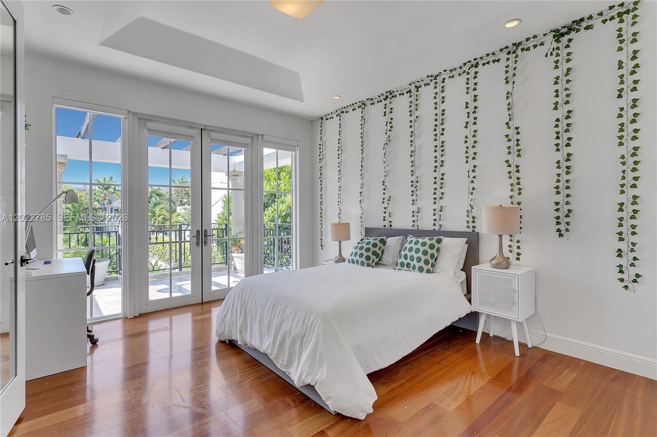 350 Redwood Ln, Key Biscayne, FL 33149 Photo