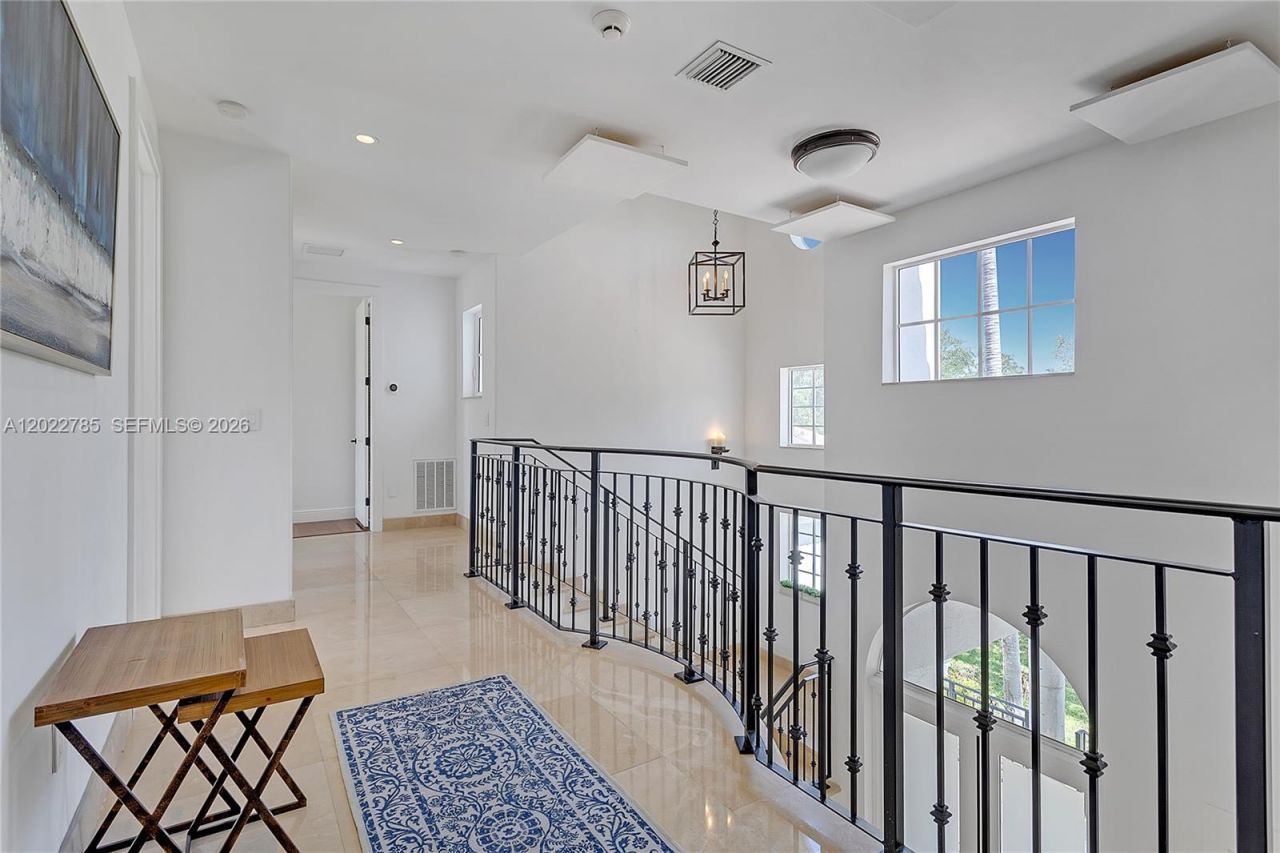 350 Redwood Ln, Key Biscayne, FL 33149 Photo