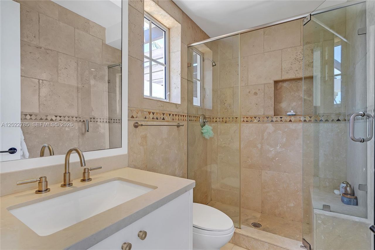 350 Redwood Ln, Key Biscayne, FL 33149 Photo