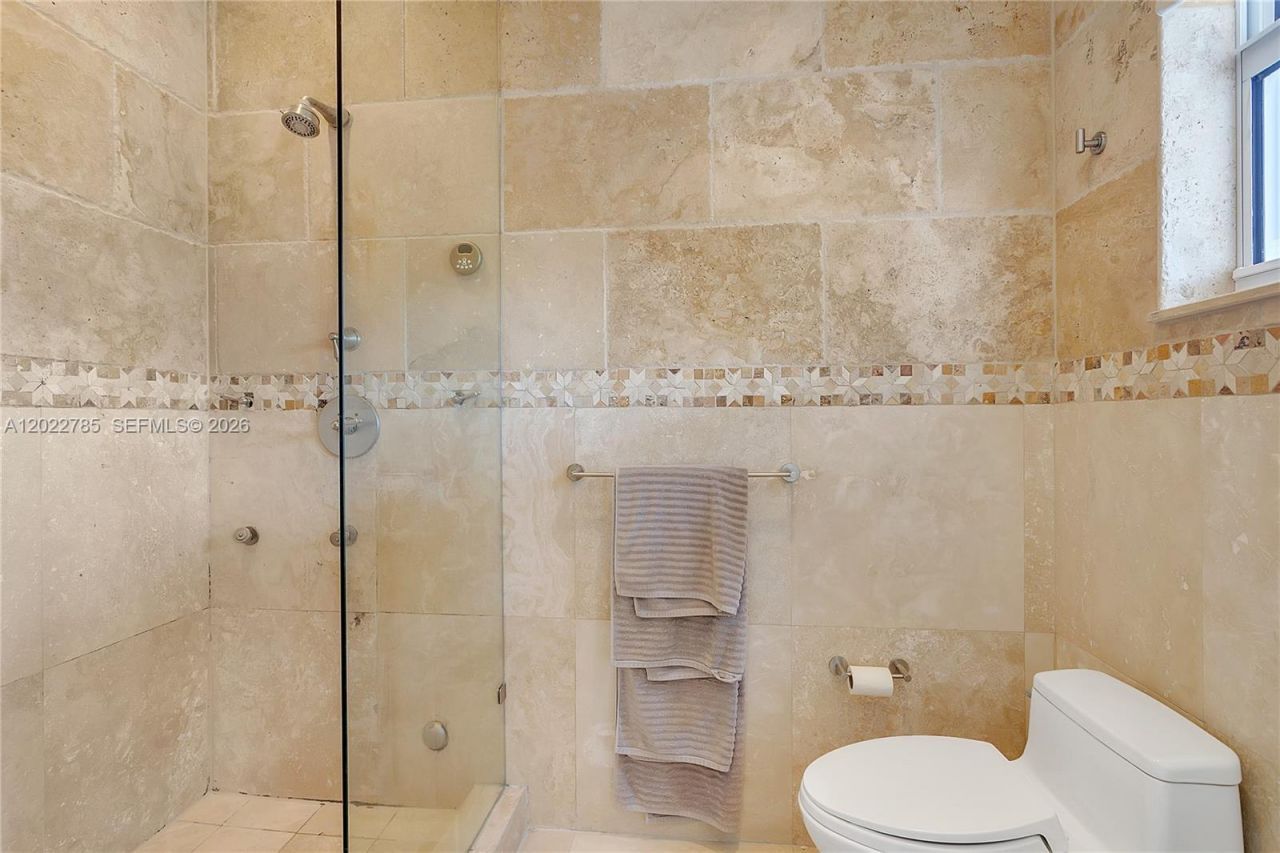350 Redwood Ln, Key Biscayne, FL 33149 Photo