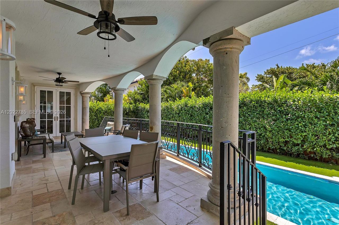 350 Redwood Ln, Key Biscayne, FL 33149 Photo