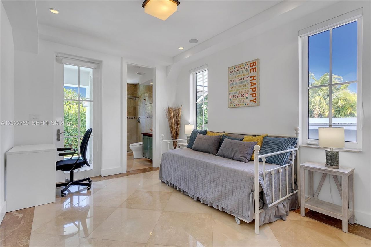 350 Redwood Ln, Key Biscayne, FL 33149 Photo