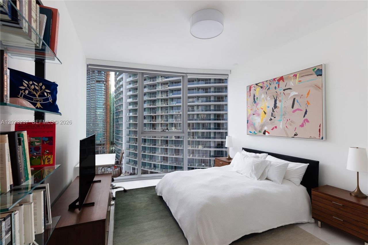 300 S Biscayne Blvd Way, Unit 2107, Miami, FL 33131 Photo