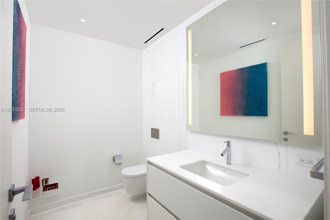 300 S Biscayne Blvd Way, Unit 2107, Miami, FL 33131 Photo