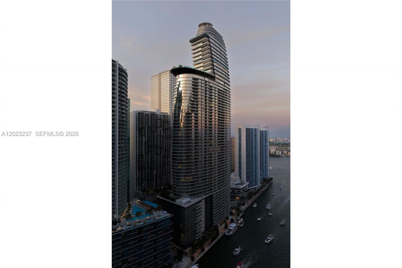 300 S Biscayne Blvd Way, Unit 2107, Miami, FL 33131 Photo