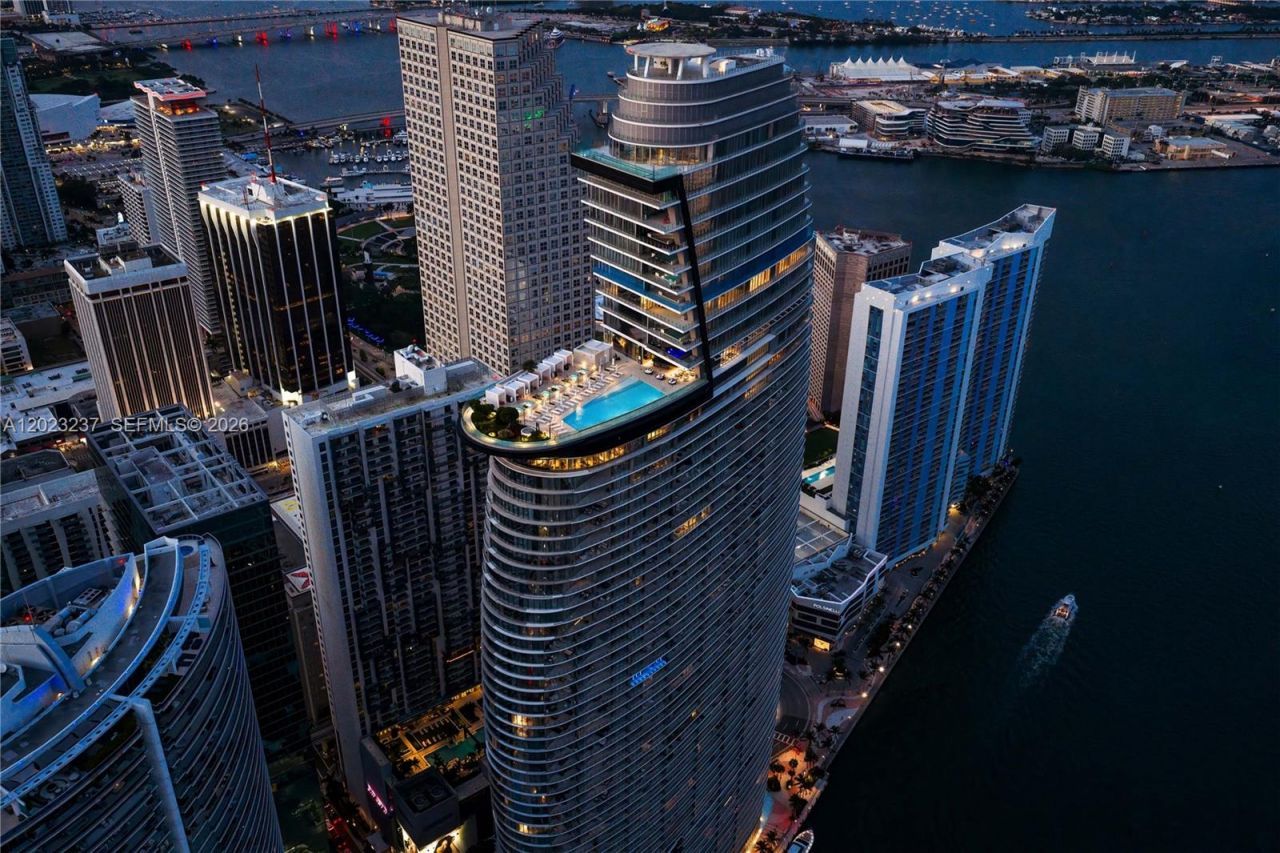 300 S Biscayne Blvd Way, Unit 2107, Miami, FL 33131 Photo