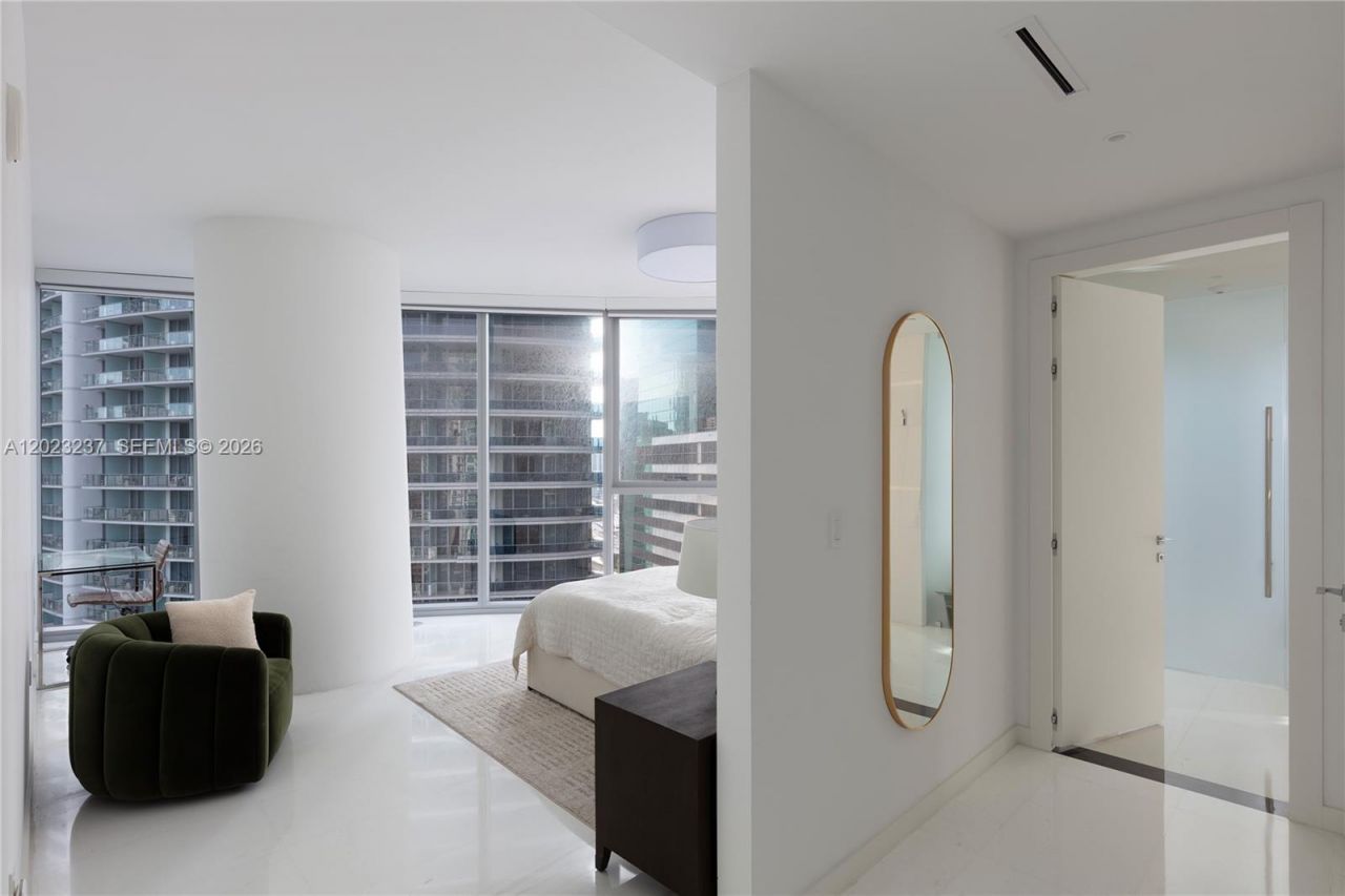 300 S Biscayne Blvd Way, Unit 2107, Miami, FL 33131 Photo