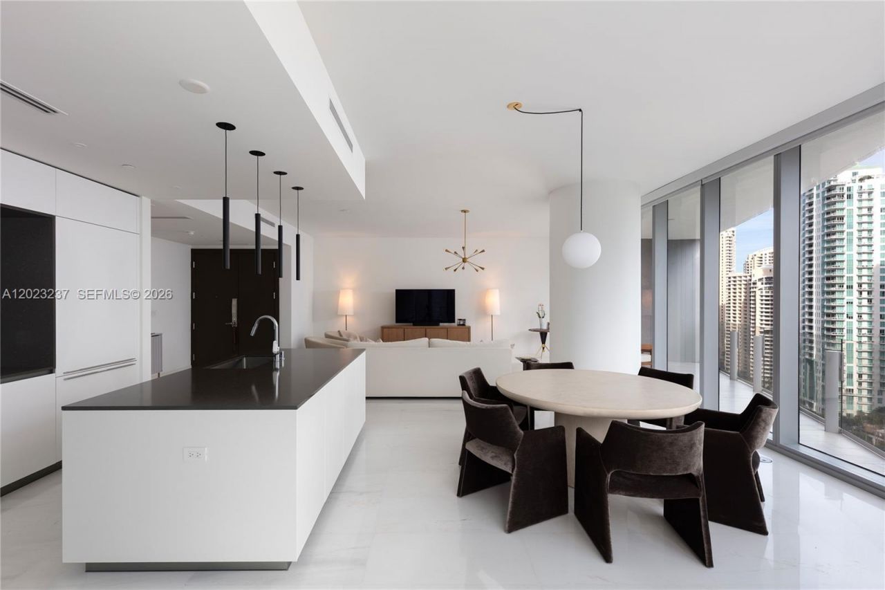 300 S Biscayne Blvd Way, Unit 2107, Miami, FL 33131 Photo