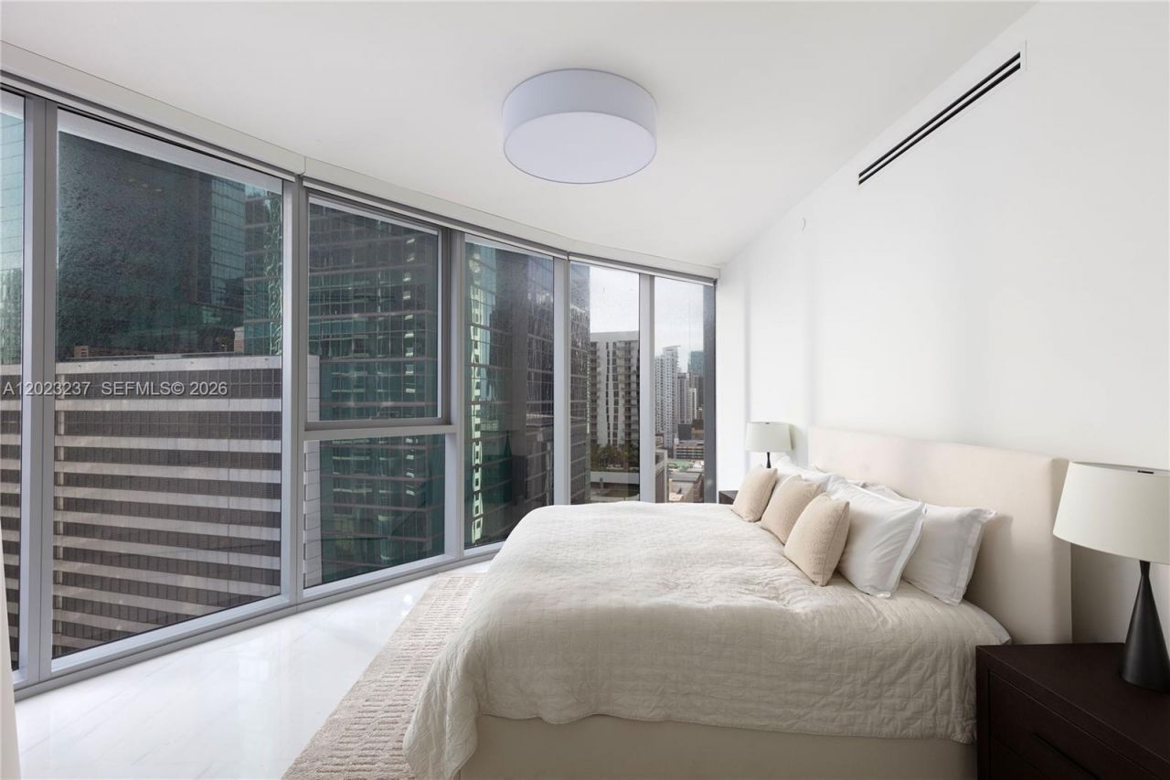 300 S Biscayne Blvd Way, Unit 2107, Miami, FL 33131 Photo