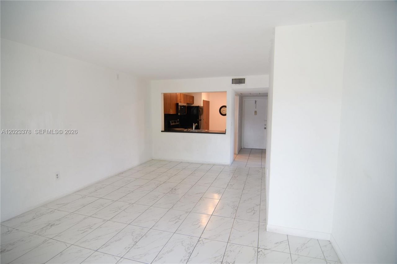 20825 NE 8th Ct , Unit 203-19, Miami, FL 33179 Photo