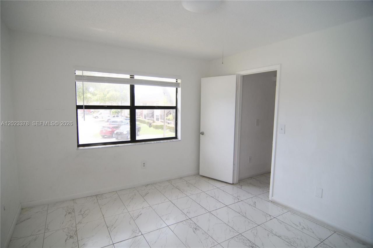 20825 NE 8th Ct , Unit 203-19, Miami, FL 33179 Photo