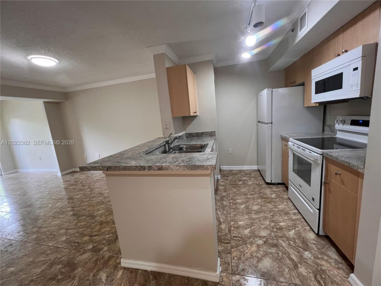 2496 Centergate Dr , Unit 205, Miramar, FL 33025 Photo