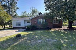 106 University Dr. photo 4