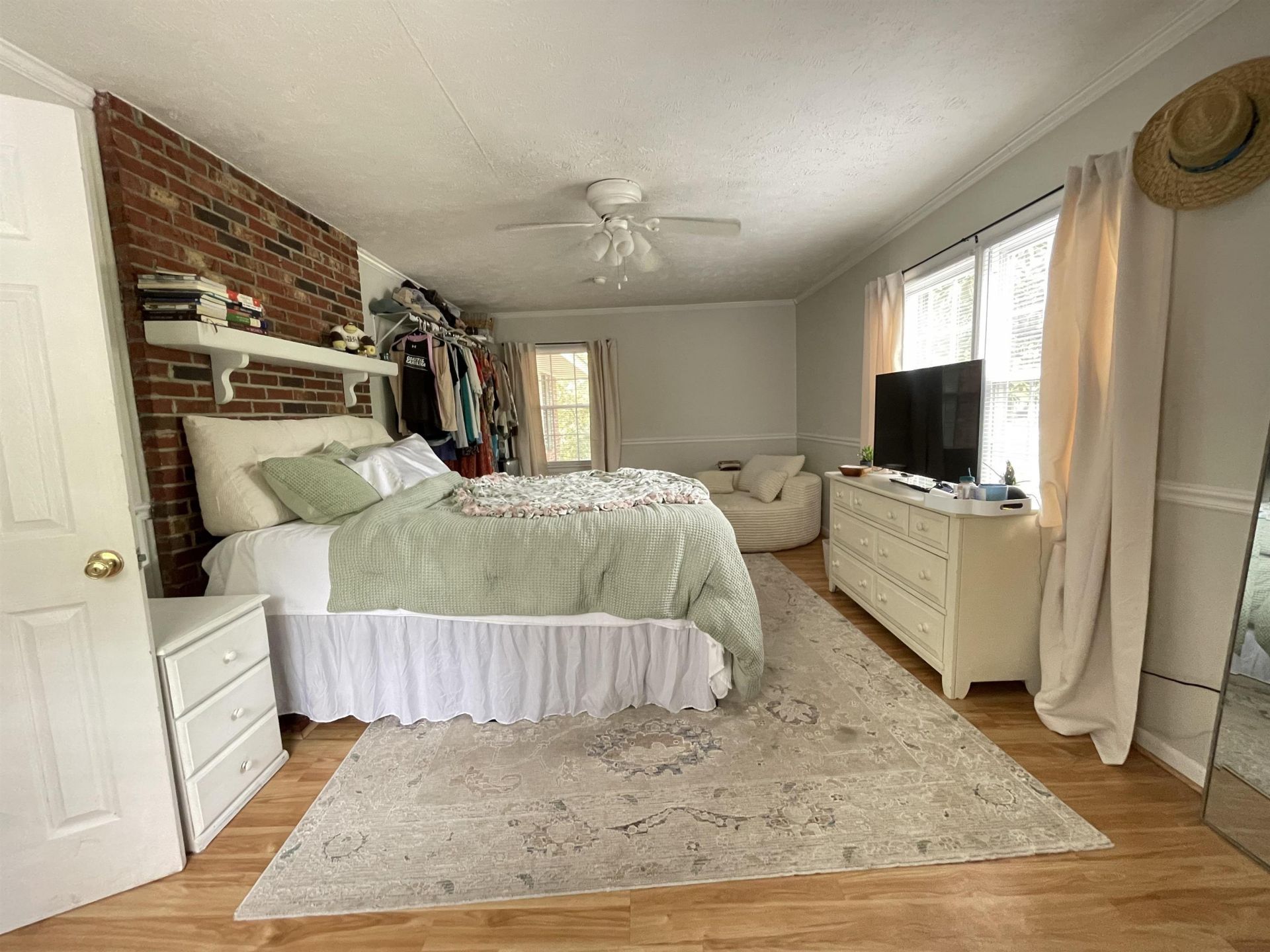 106 University Dr. Photo 24