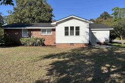 106 University Dr. photo 4