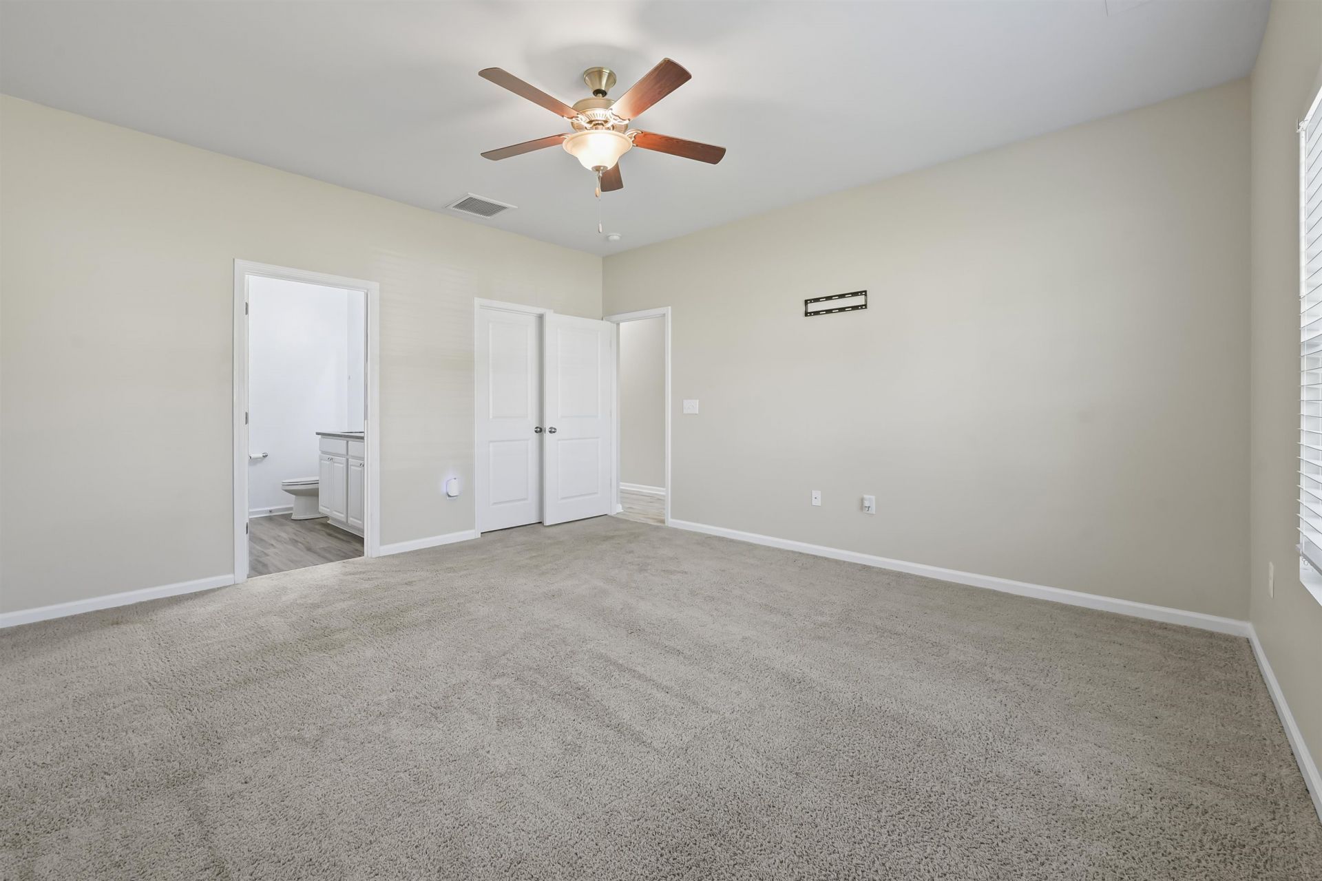 348 Angler Ct. Photo 10