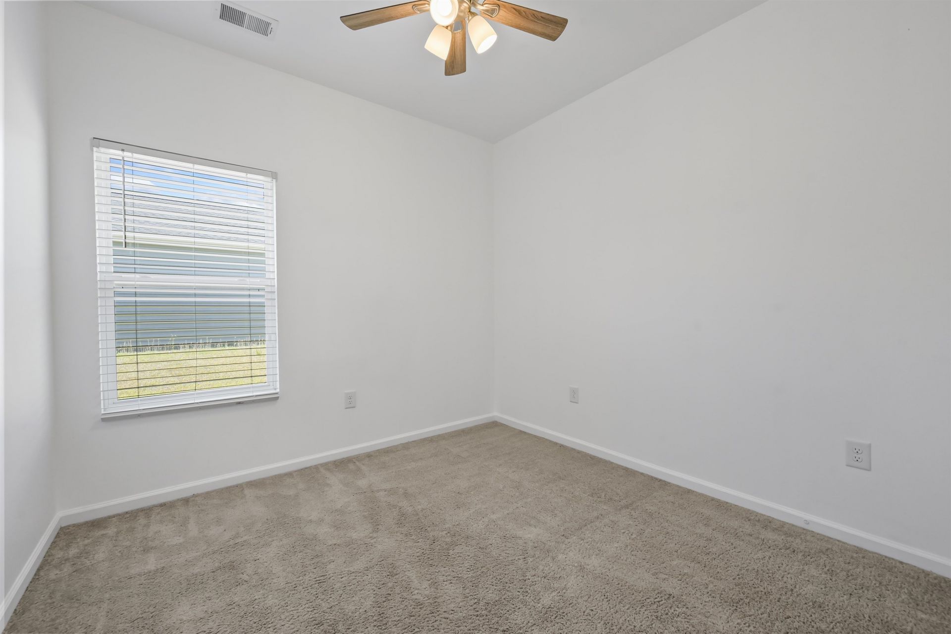 348 Angler Ct. Photo 12