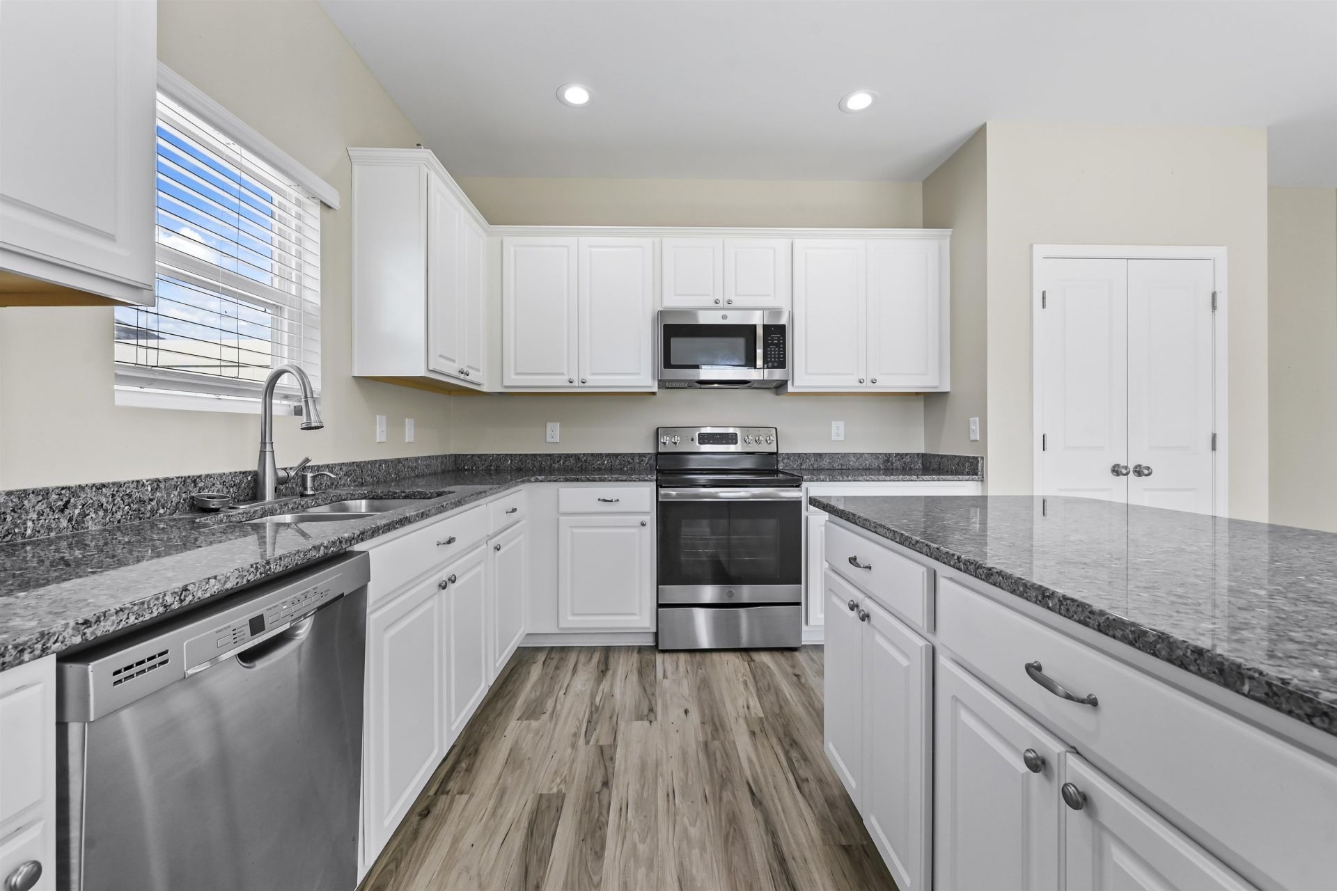 348 Angler Ct. Photo 25