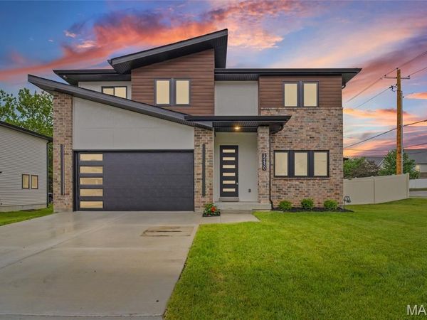 12430 Somerset Place Drive , St Louis, MO 63128