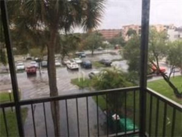 7300 NW 17th Street, Unit 318, Plantation, FL 33313