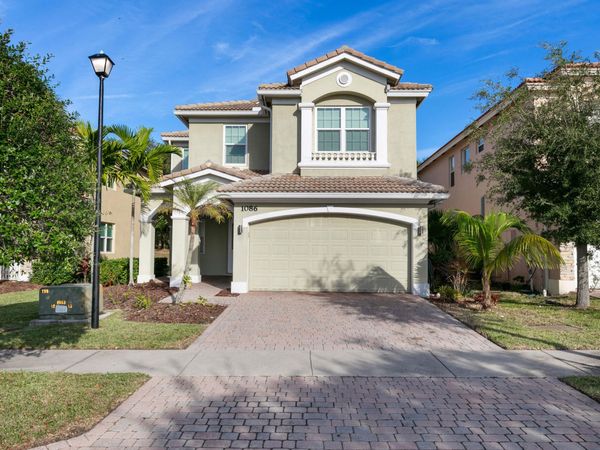 1086 NW Leonardo Circle, Port St. Lucie, FL 34986